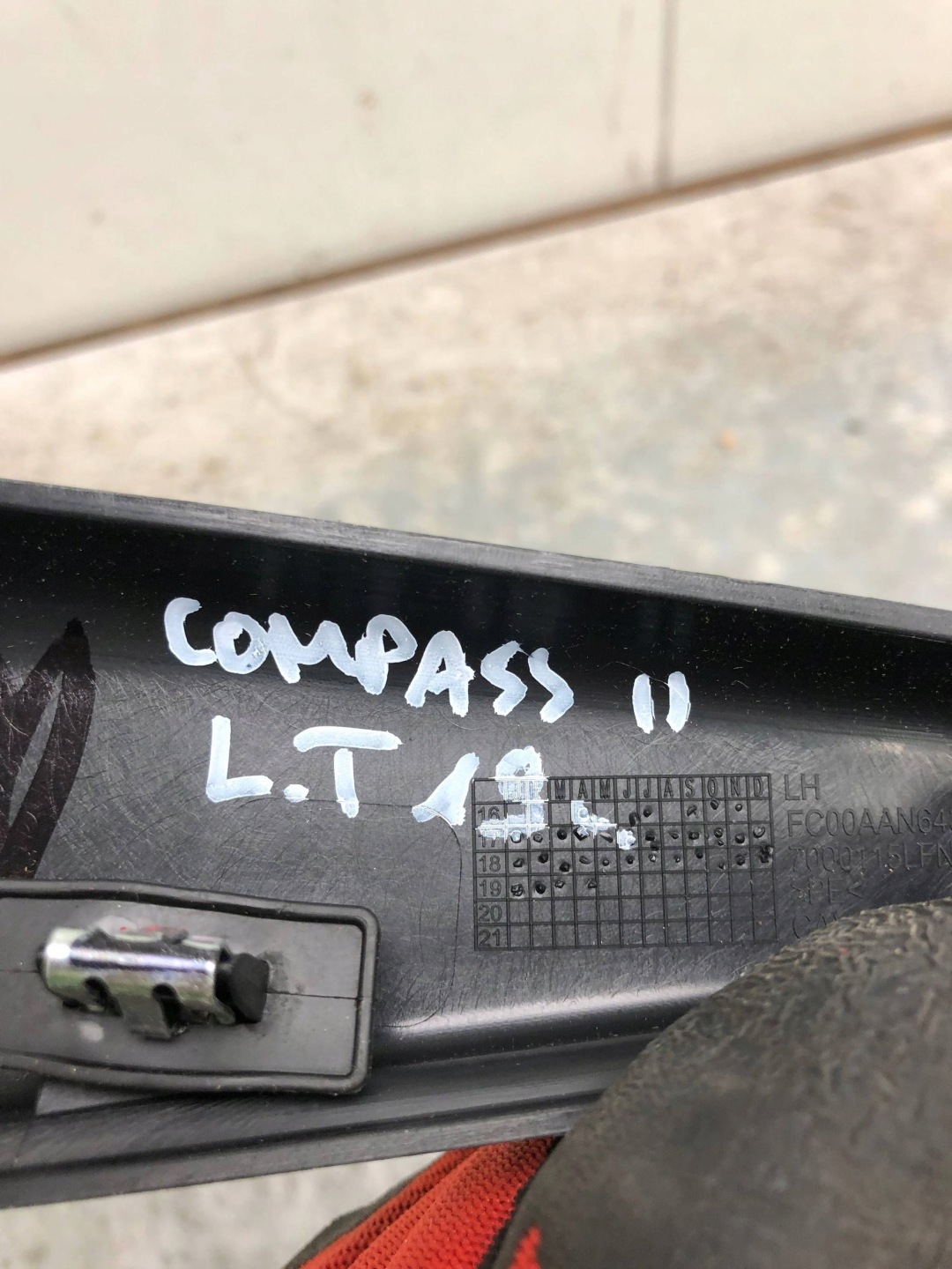 Ecke Fenster Tür links heck JEEP COMPASS II 7000115