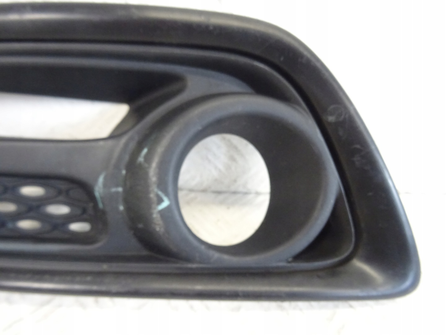 grid of a bumper front front right RENAULT CAPTUR and 620740754R