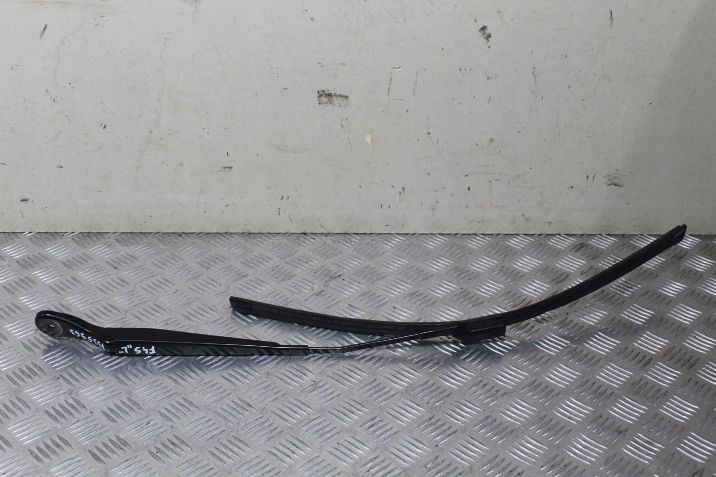 wiper arm left BMW 2 F45 7335963