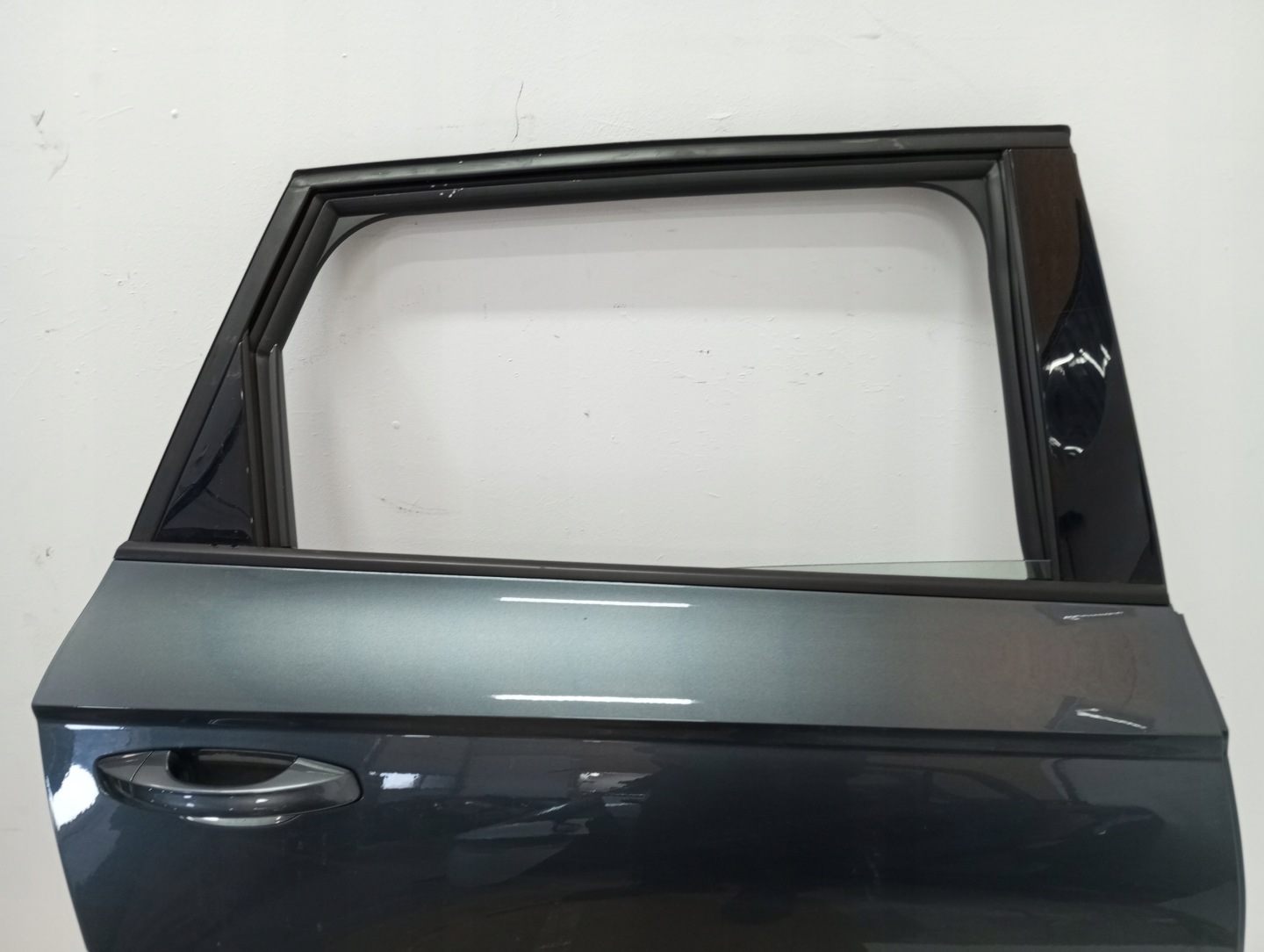 door right rear. SKODA KAROQ 20r