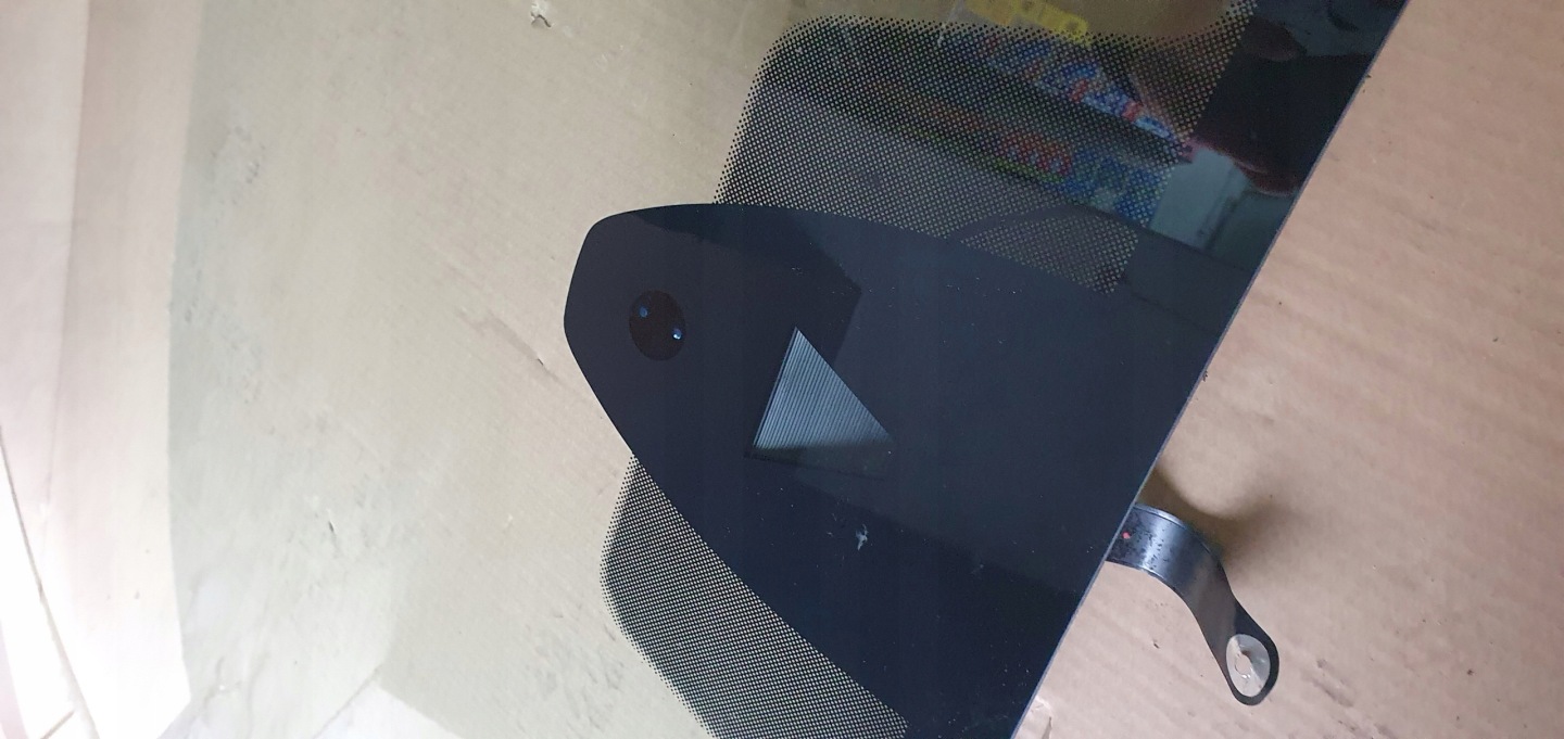 window iron SKODA KAROQ 57A845011F as new 8