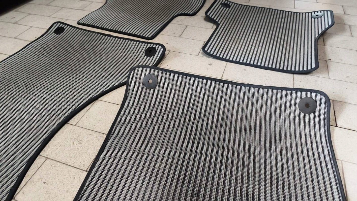 mats samochodowe Komplet Audi A6 Allroad C7 4G1863691B