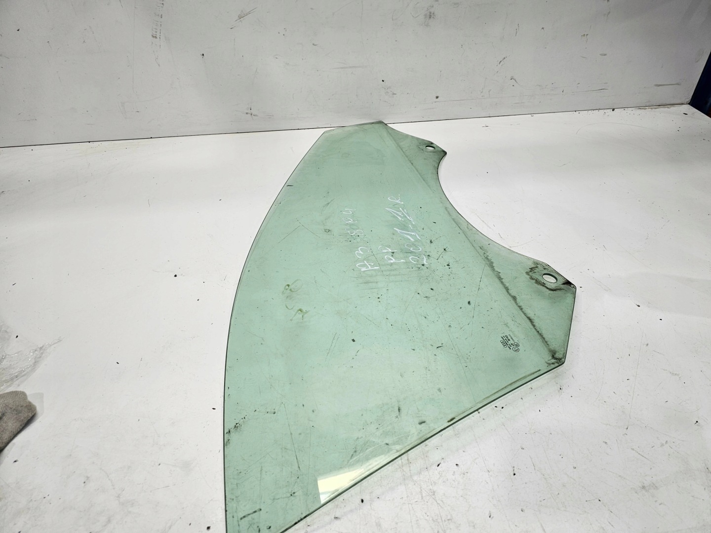 window side door right front AUDI A3 8P SPORTBACK 8P4 2009R