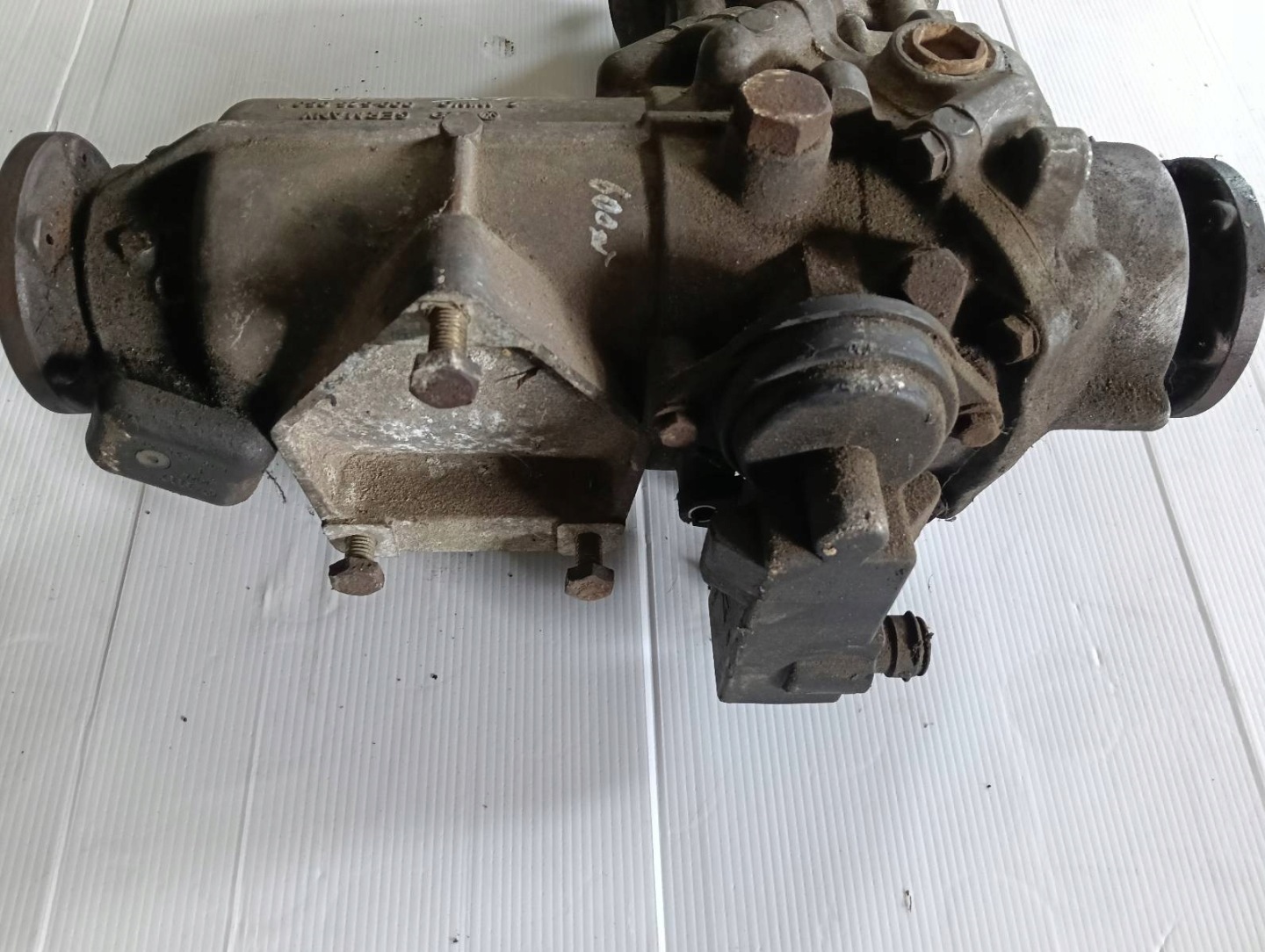 hátsó differenciál differenciál Volkswagen Golf III 009525053A