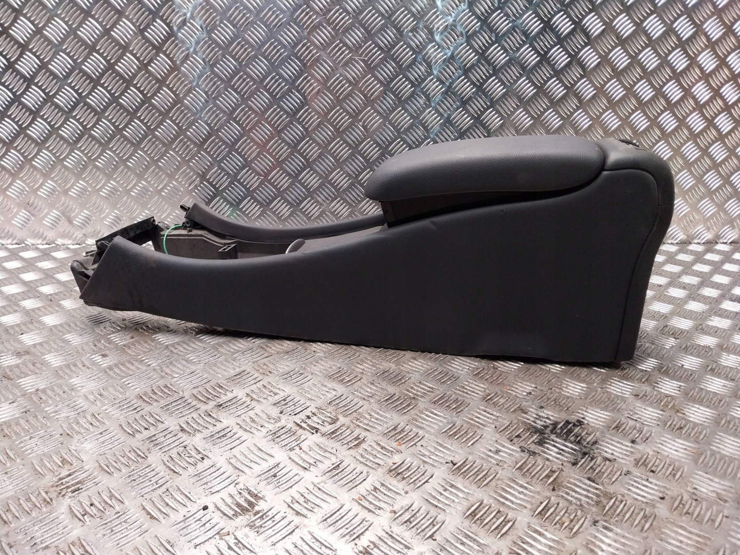 armrest TUNEL central A2036831508 MERCEDES W203