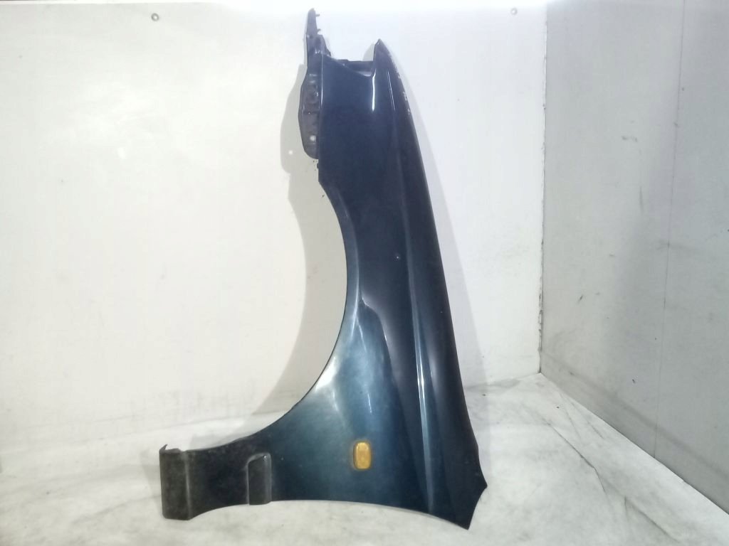 Toyota Carina E fender left 742