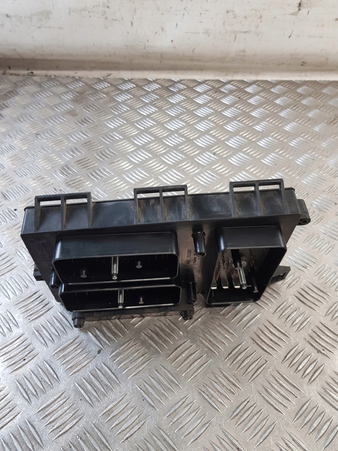 Module fusibles 13250232 OPEL ASTRA H 1.3CDTI
