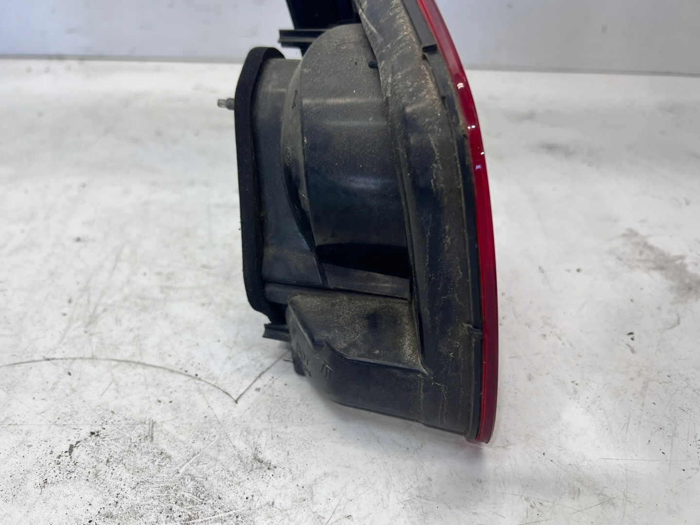 light right rear part Z bonnet VW TIGUAN 5N0945094B