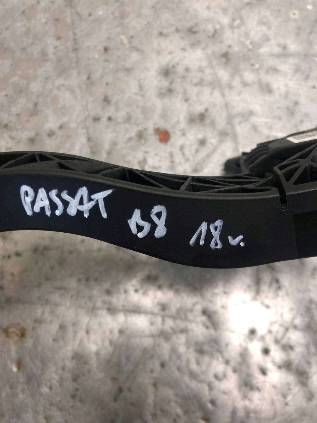 accelerator pedal VW PASSAT B8 5Q1723503H