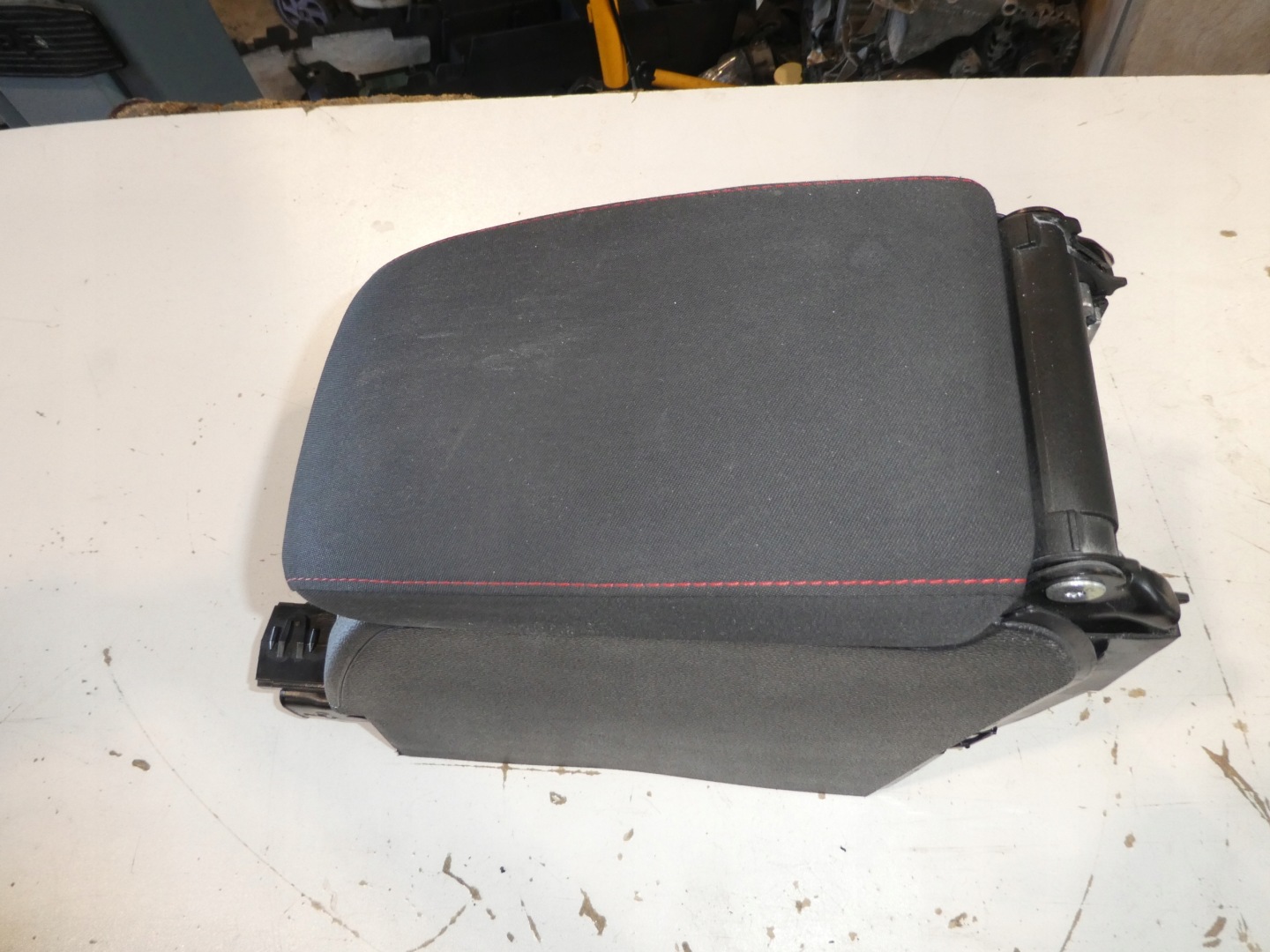 VW GOLF 6 VI GTI GTD bracciolo 1K5864251C