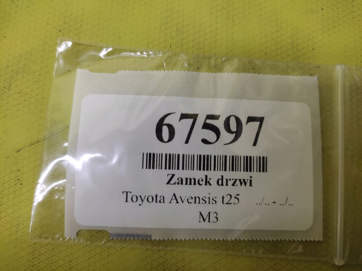 TOYOTA AVENSIS T25 KOMBI lock door left front