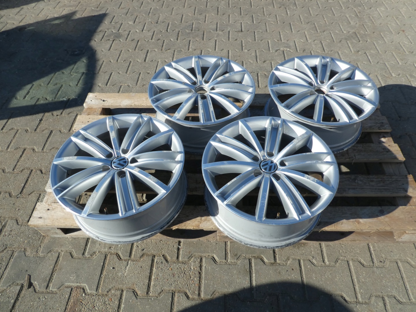 4X discs aluminium disc 5N0601025D VW 5X112