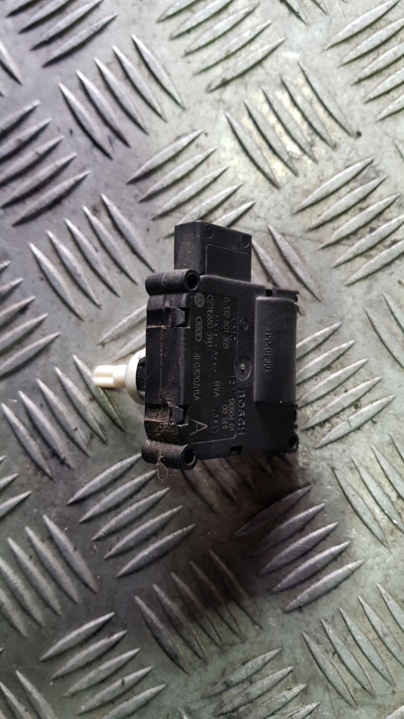 AUDI A4 B6 Micro moteur Bloc de chauffage complet 4f0820511