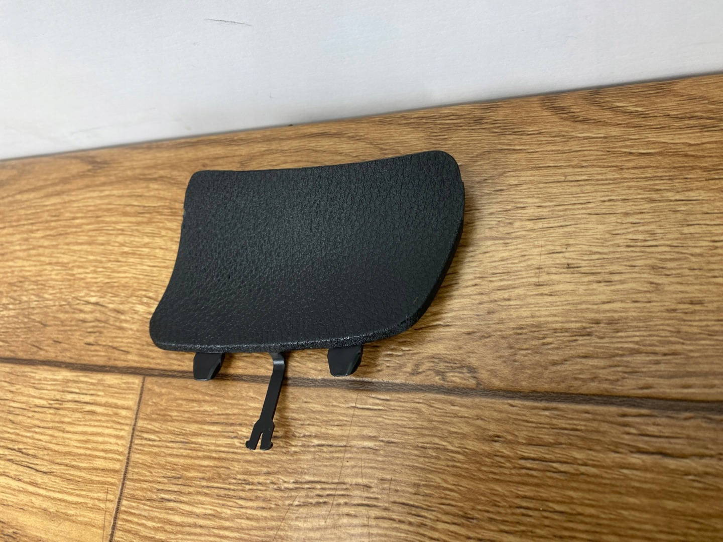 spoiler plastic tunelu left side Dodge Durango 5.7L 2014+ USA