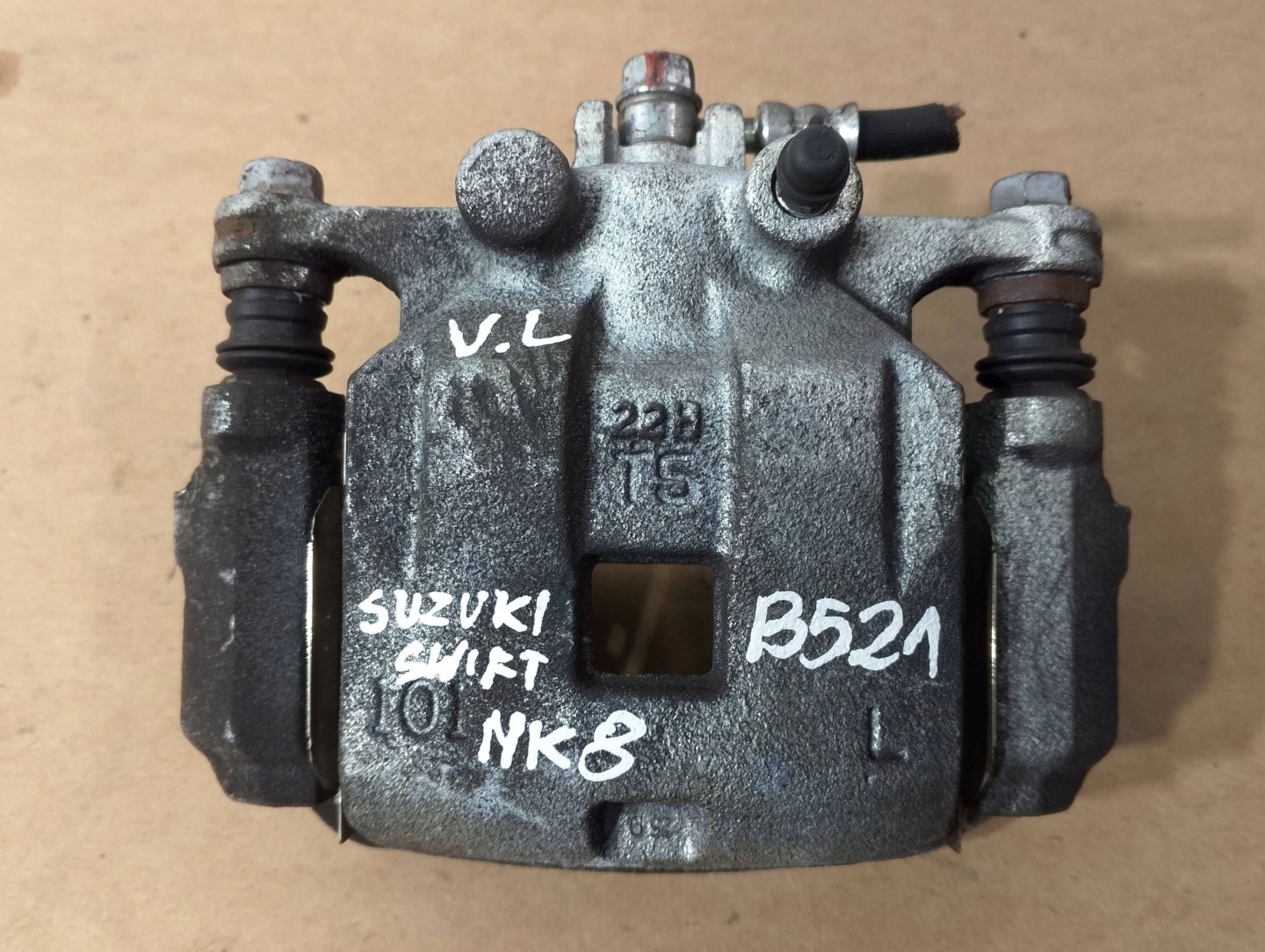 Suzuki Swift MK8 caliper brake front left 101L22HT5 (B521)