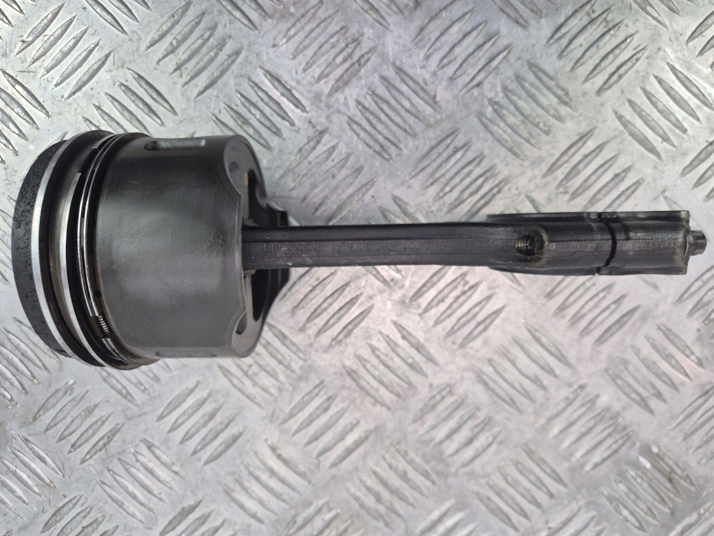 Piston avec bielle Mercedes C220 CDI S204 OM646.811