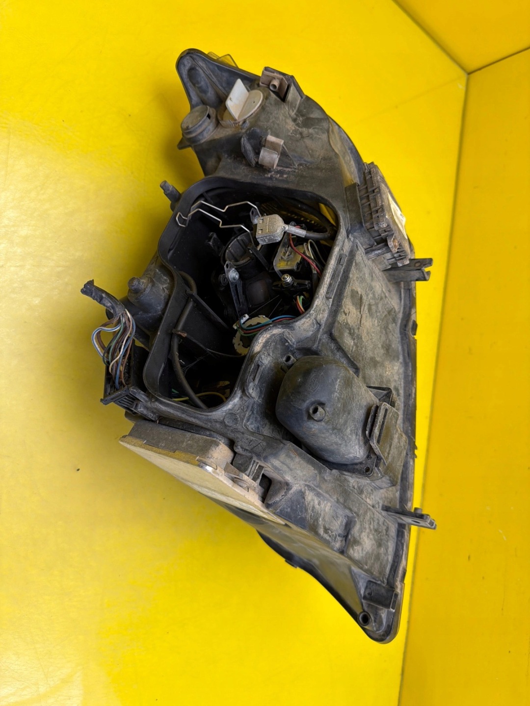 light right BMW 3 E90 E91 Xenon positioning 6942744