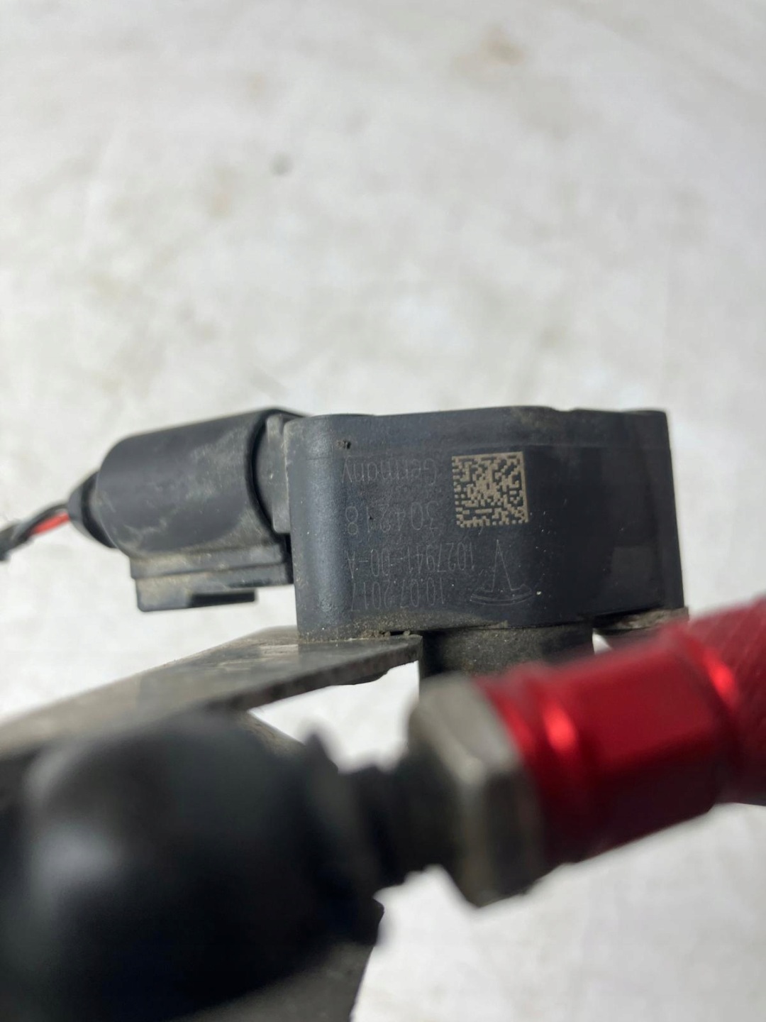 sensor POZIOMOWANIA left front TESLA MODEL S 1027941-00