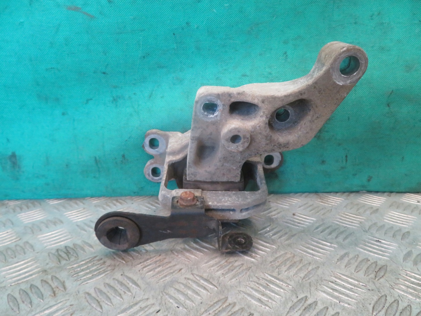 holder engine mount OPEL VIVARO 15R 112101360R