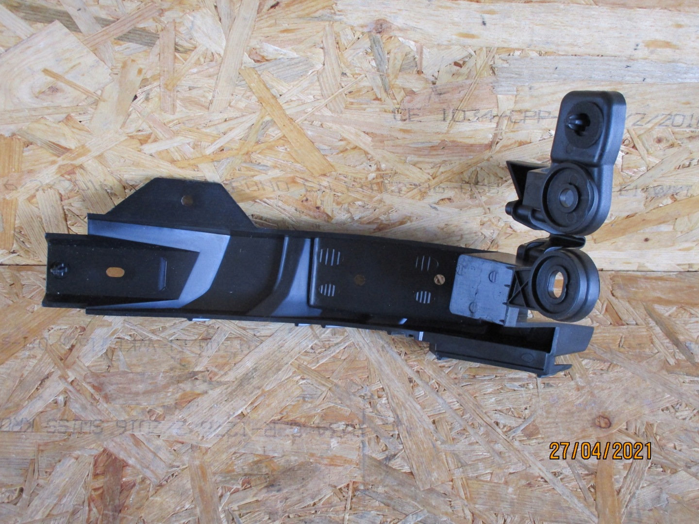 bumper bracket left rear part JAGUAR F PACE