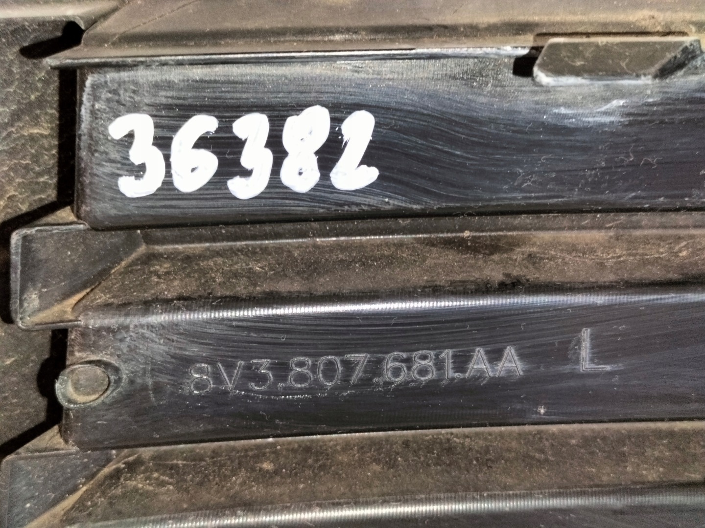 grille grid of a bumper front left AUDI A3 8V LIFT 16- HB