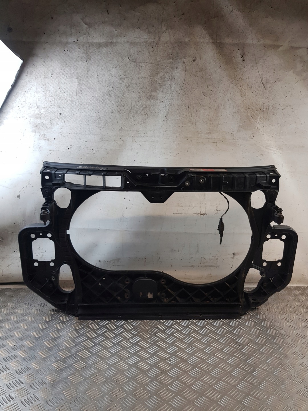 support panel for radiators pillar iron 4F0805594 AUDI A6C6 2.4 V6 KOMBI