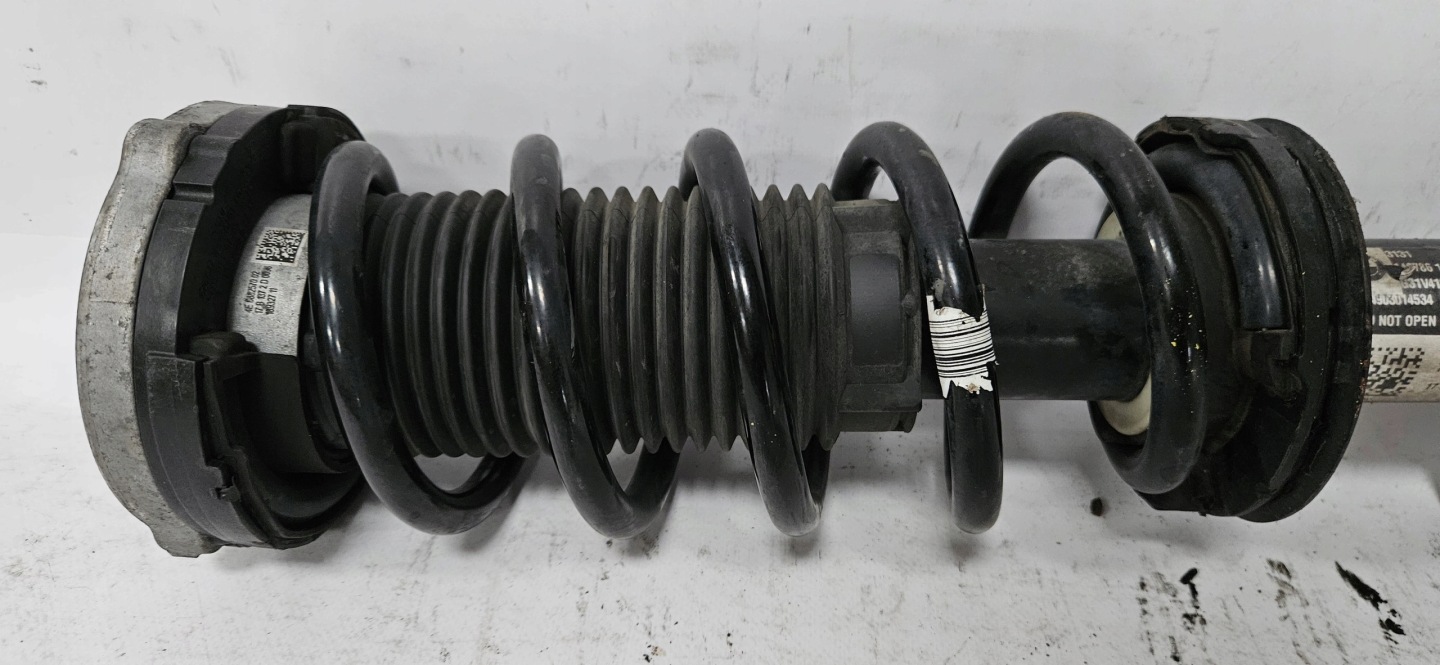 shock absorber right front BMW 5 G30 G31 6866630