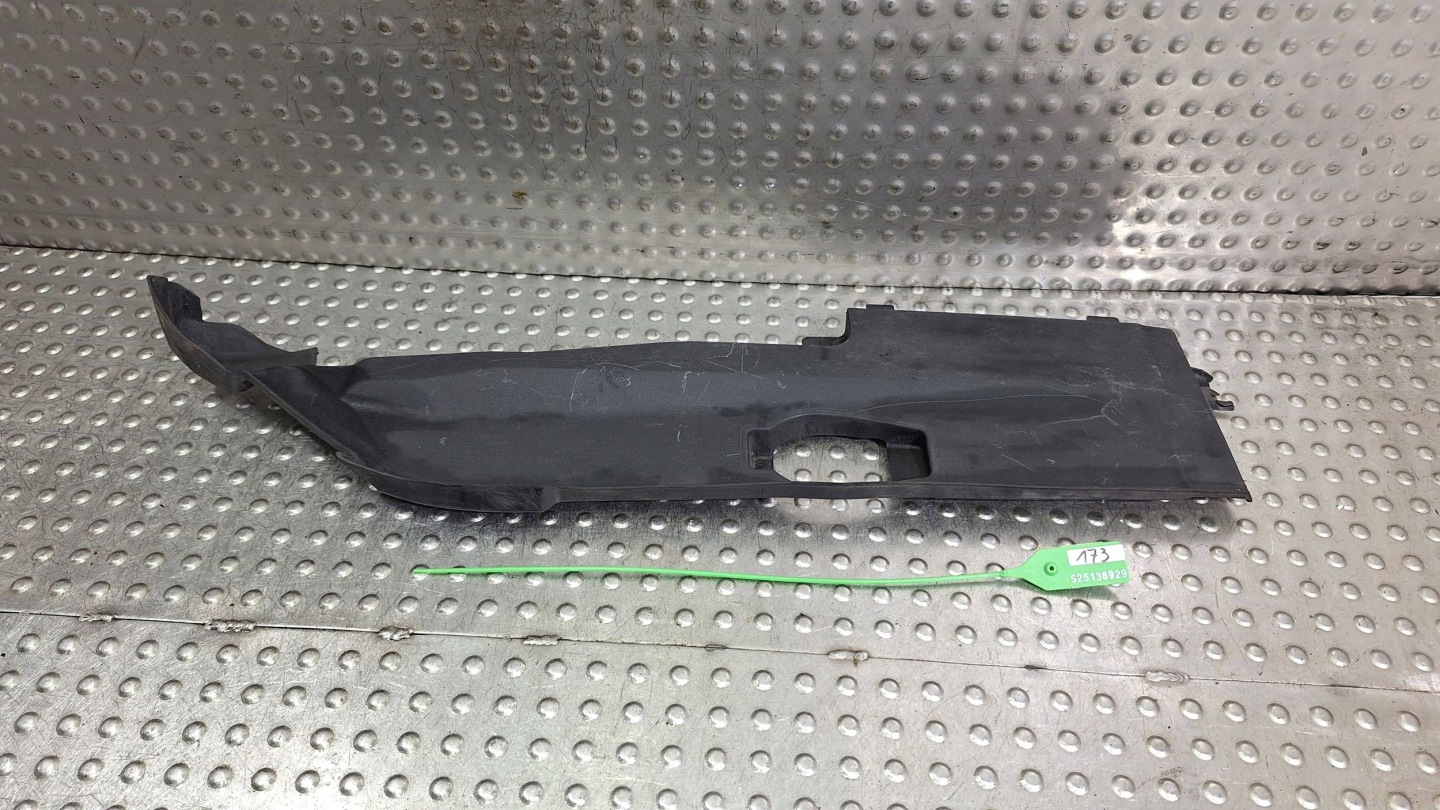 cap under the window right 4H0819336 AUDI A8 D4 4H