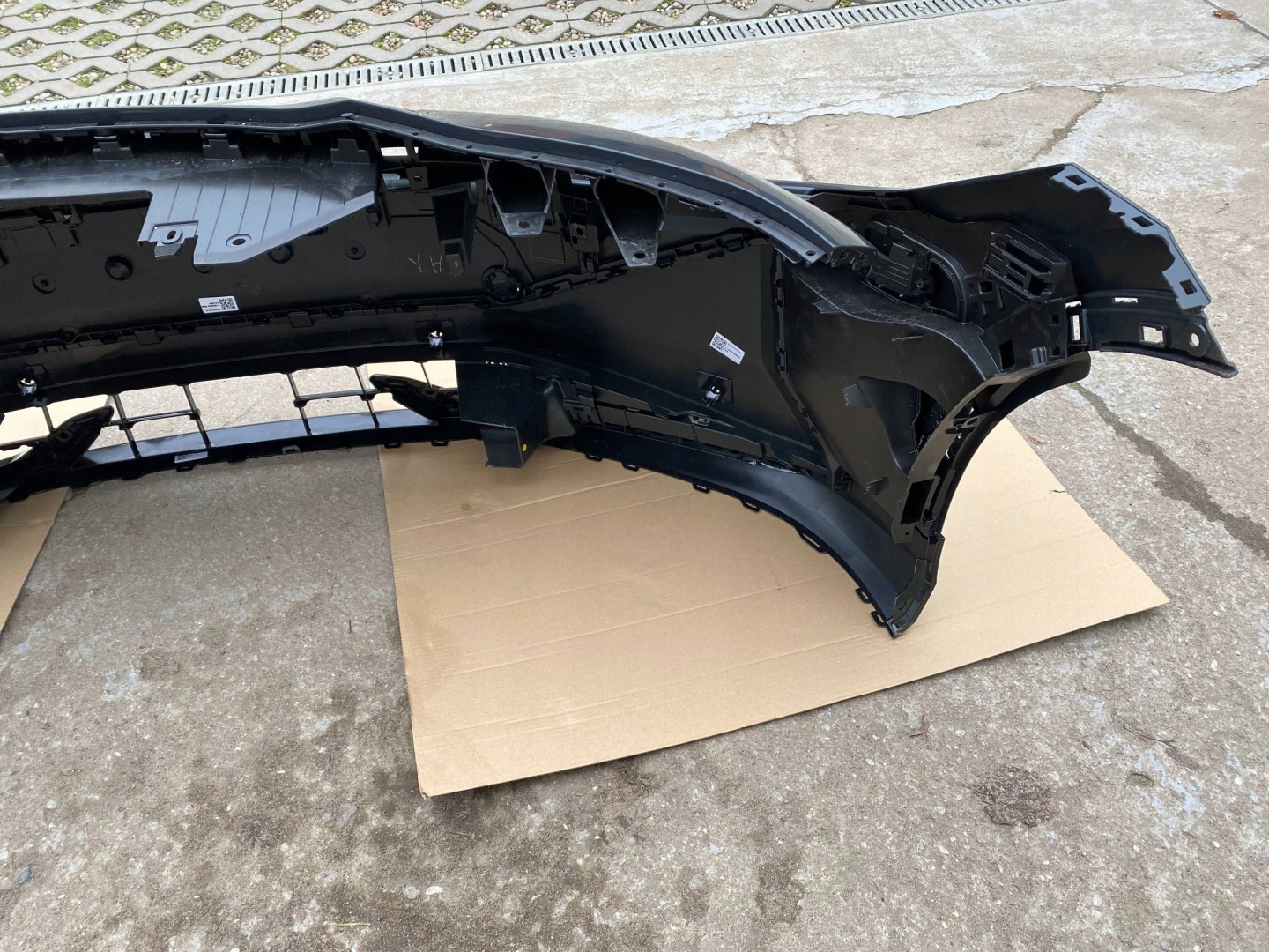 VW ID UNYX 07 complete bumper front front PDC KAMERA 11M807575