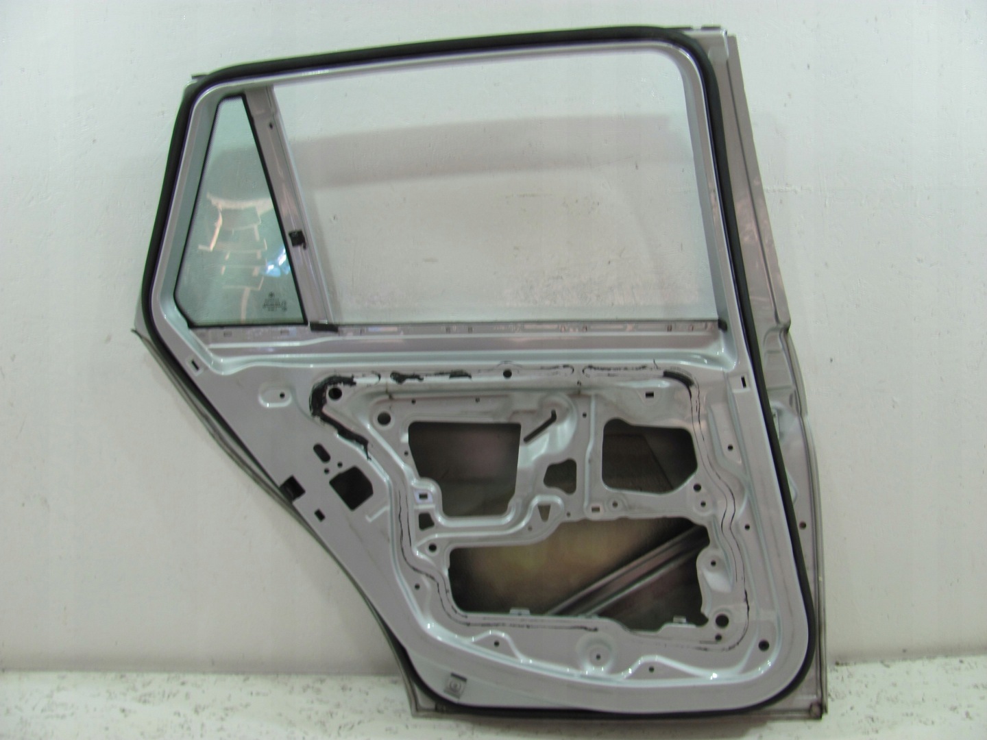 BMW 3 E91 kombi door left rear part