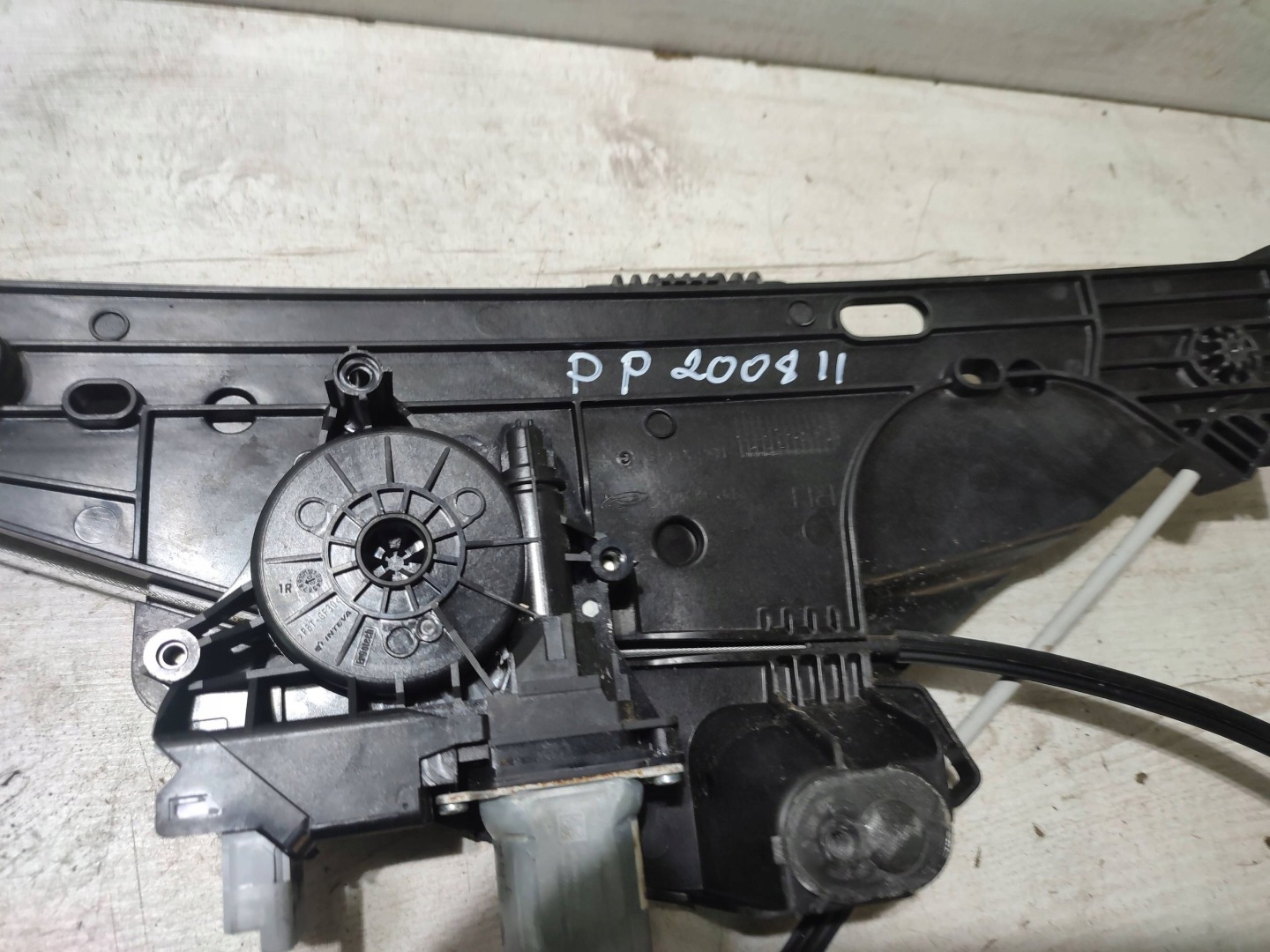 Peugeot 2008 II 2020 front right window regulator door przednich