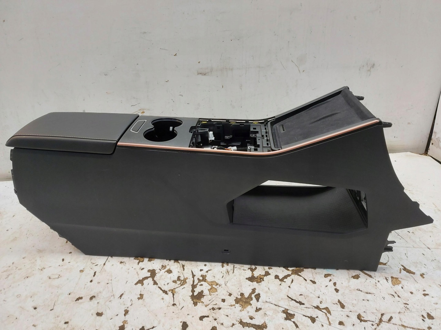 Chery Omoda 5 2024 armrest tunel central oryg omo5,948765467