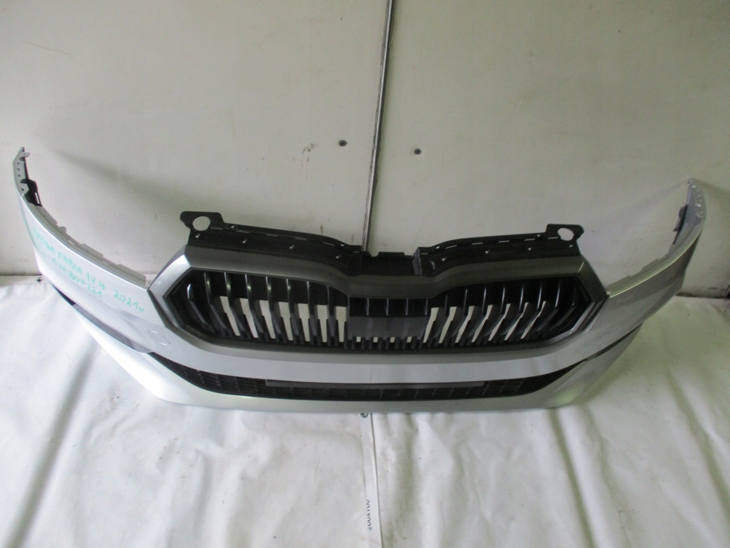 bumper front front Skoda Fabia 4 IV 6VA807221