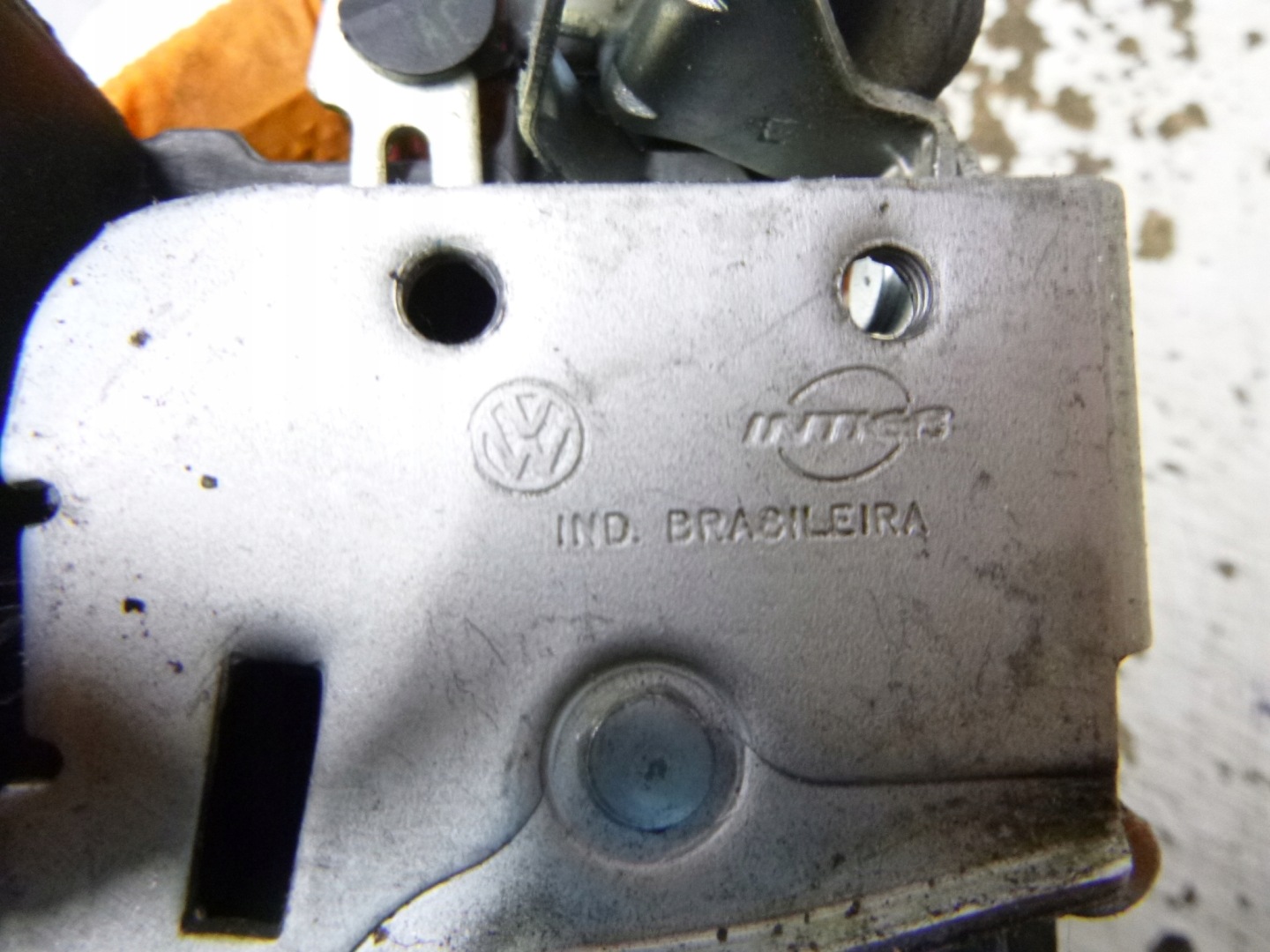 lock front left Volkswagen Fox 2010r. 5Z1837015Q