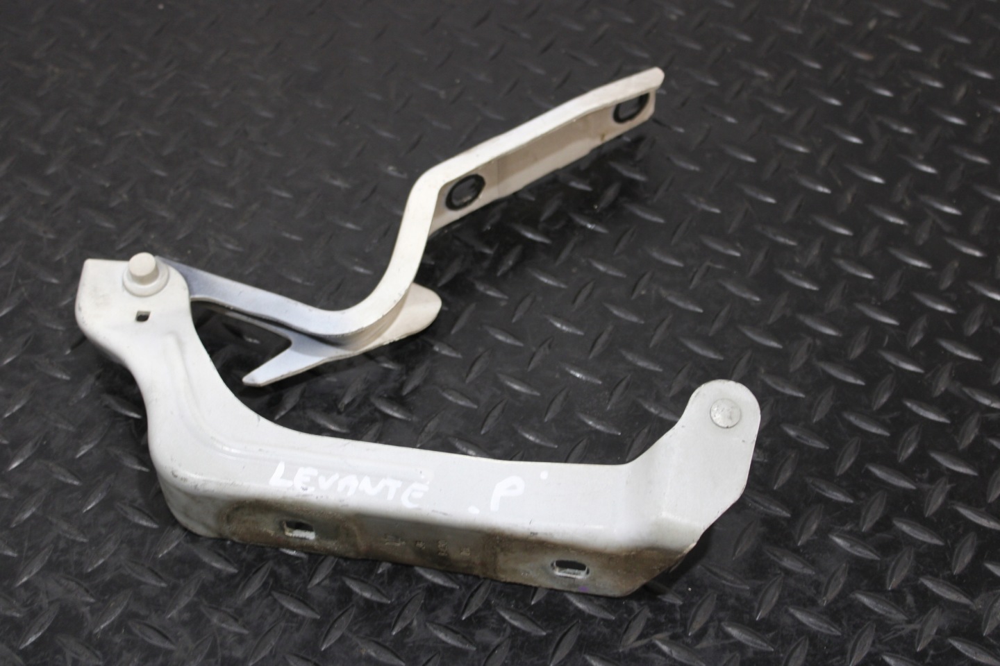 hinge bonnets right front MASERATI LEVANTE M161