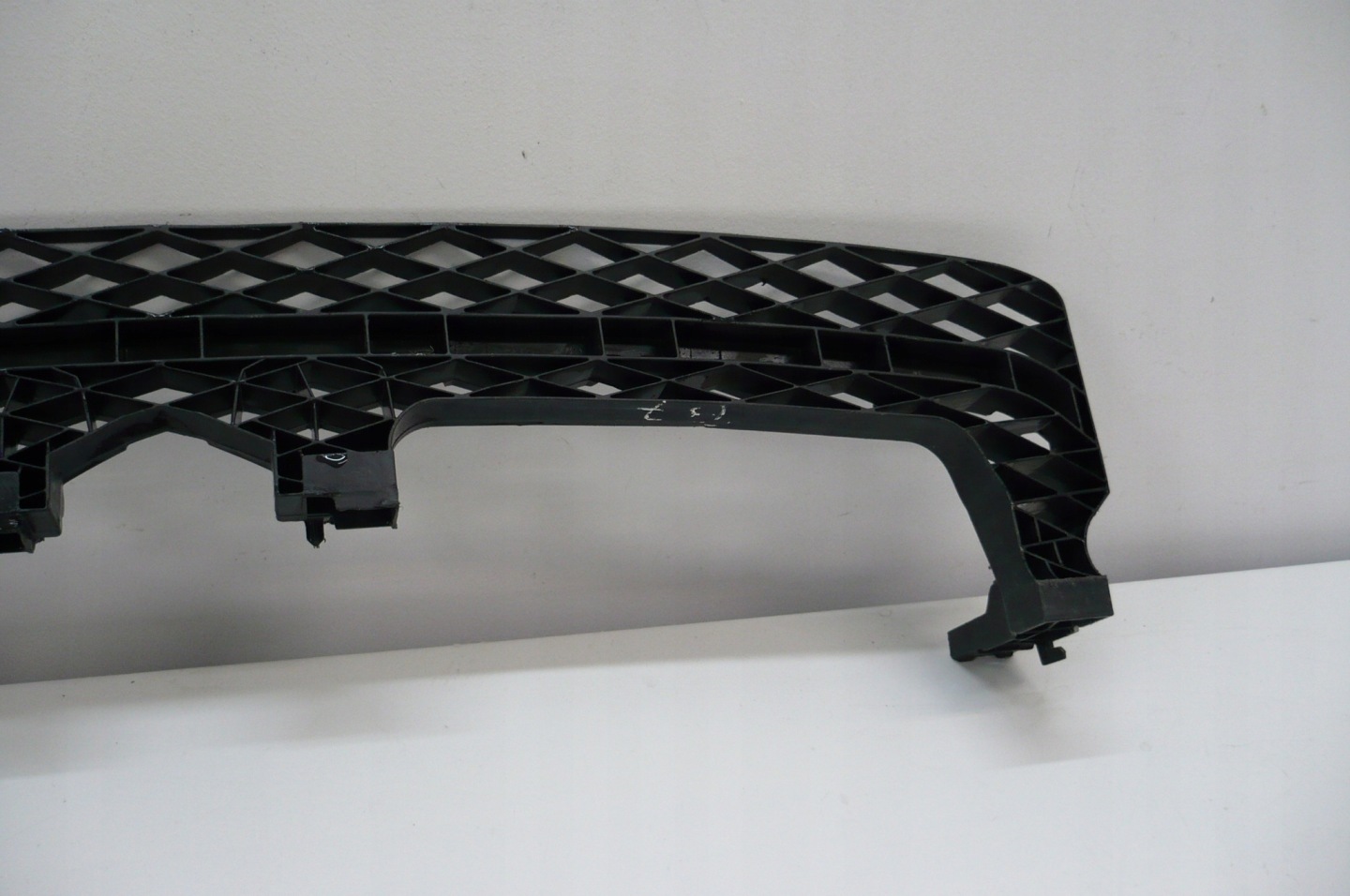 VW PASSAT B7 2010-14 pillar bumper bracket front