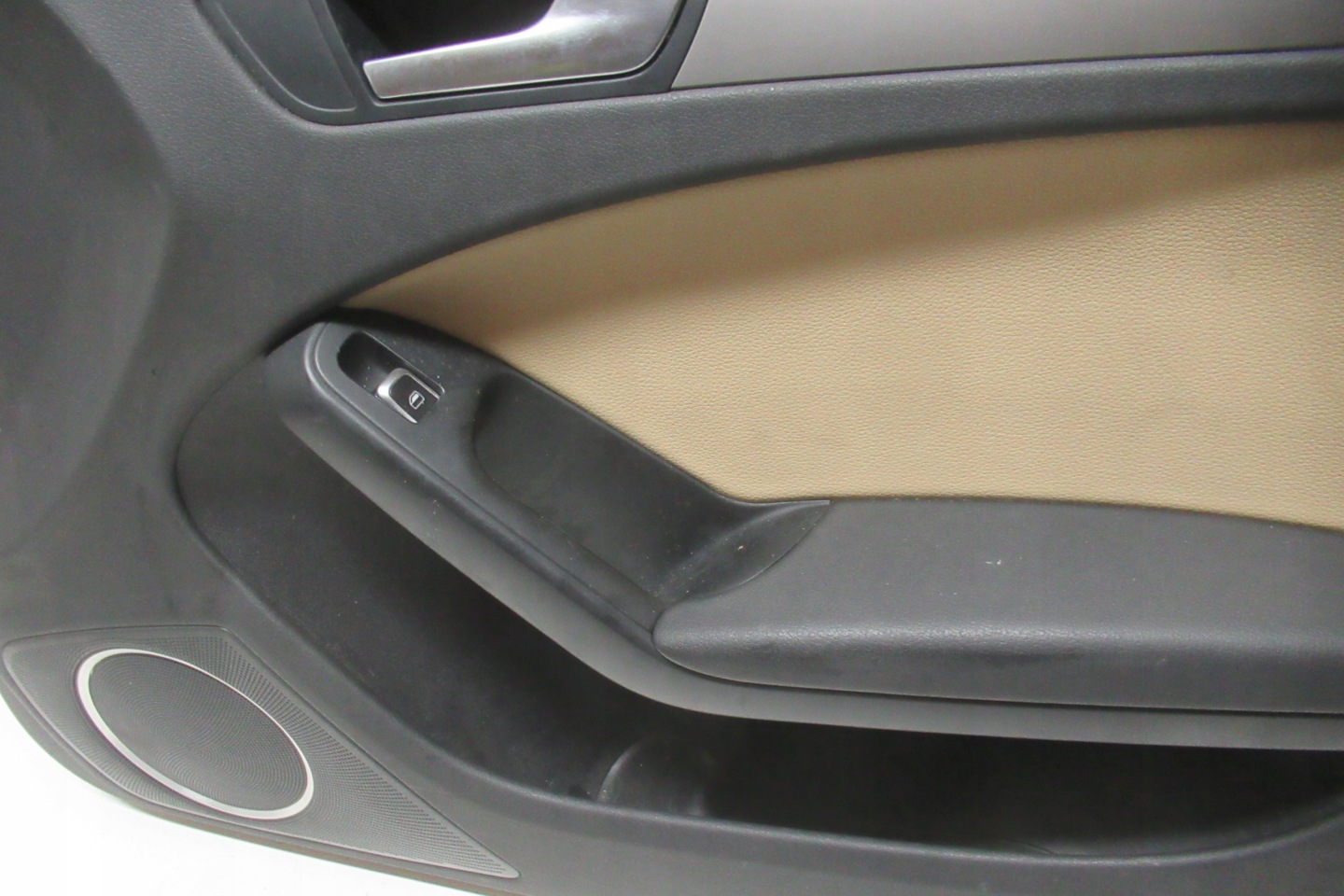 AUDI A4 B8 FL 2.0 TFSI 14R side upholstery door right front