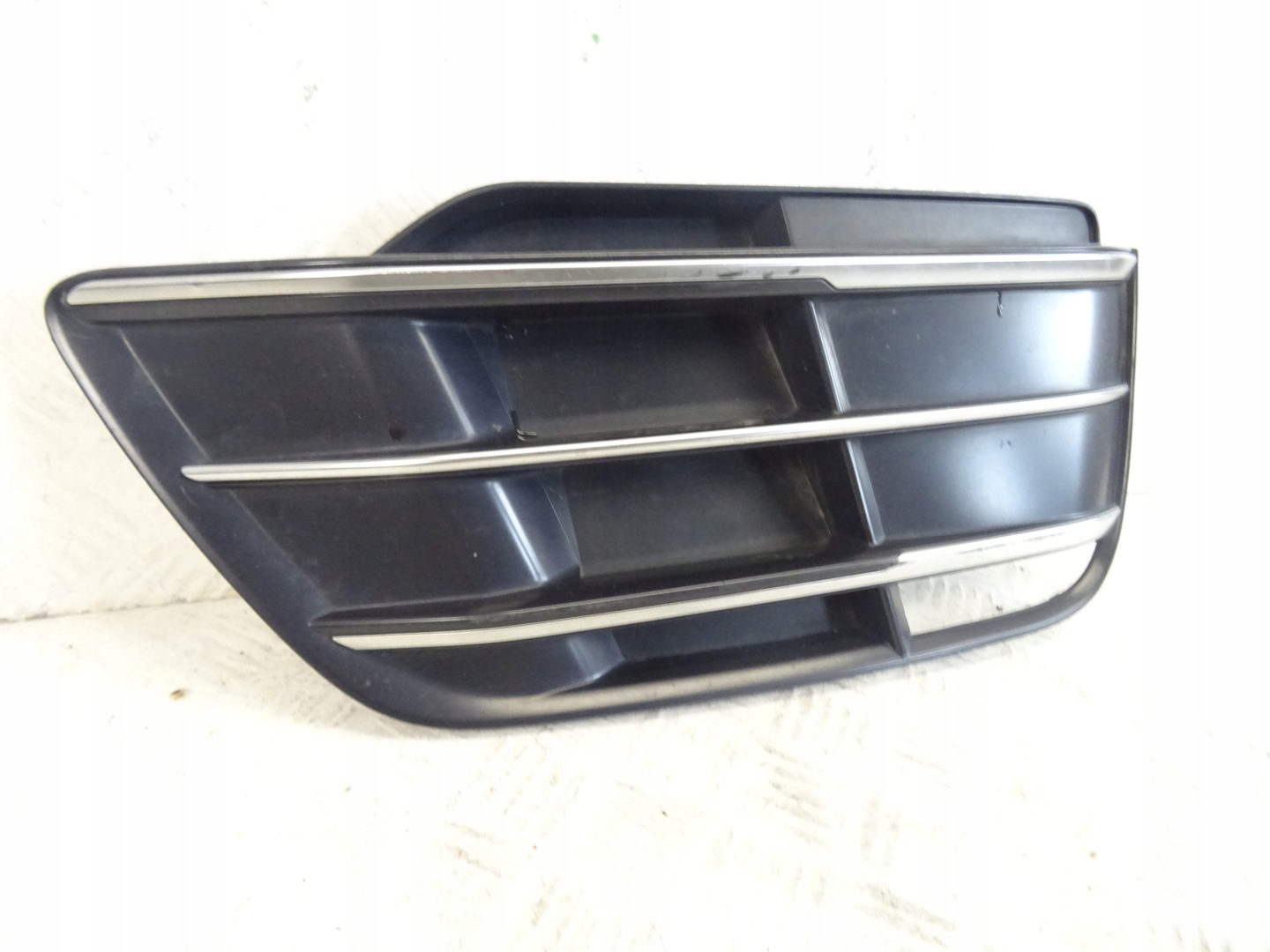 grid of a bumper front front right AUDI Q5 II S-LINE 80A807246B