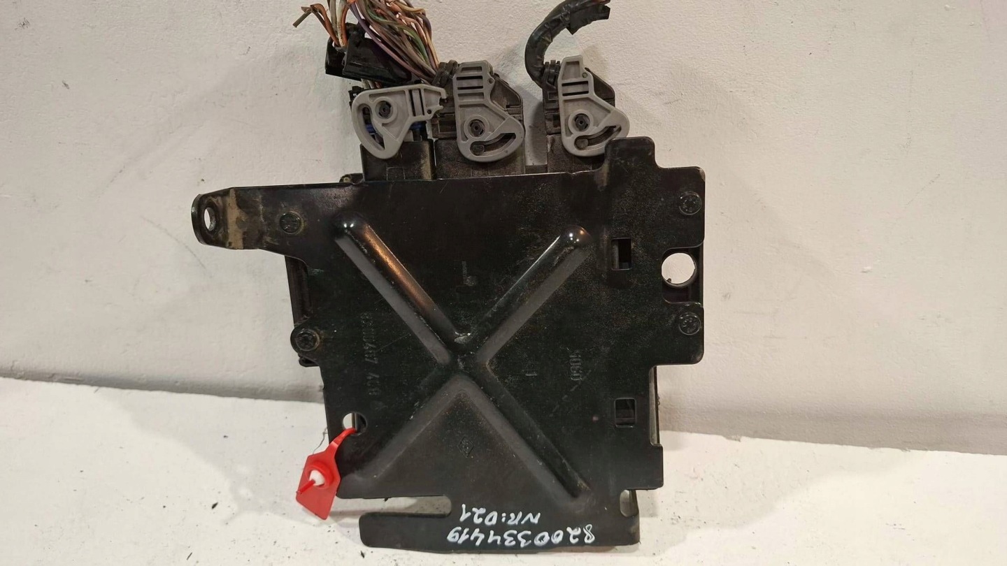control unit of the engine computer 8200334419 Renault Megane Scenic II 1.5 DCI