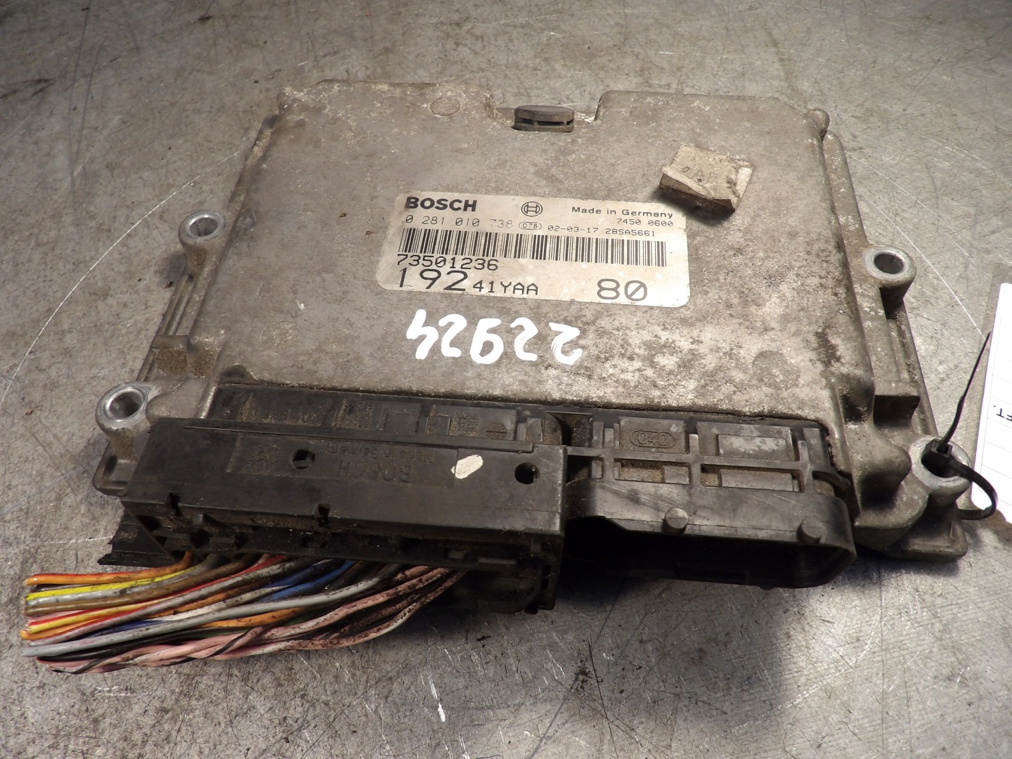 Fiat Stilo computer control unit 0281010738 73501236 28SA5661