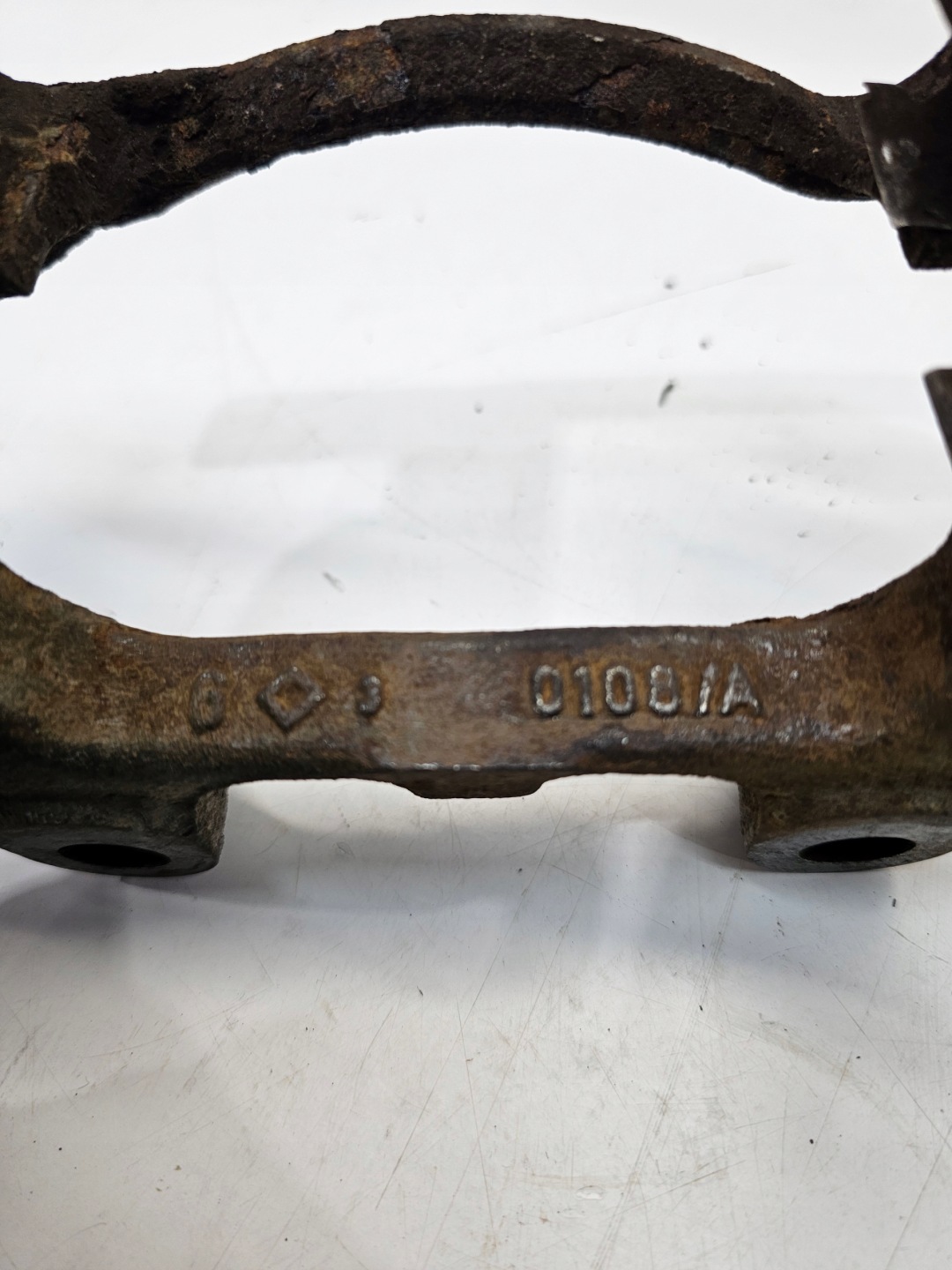 JARZMO HZACISKU Brems- heck AUDI Q3 8U VW 0108/A