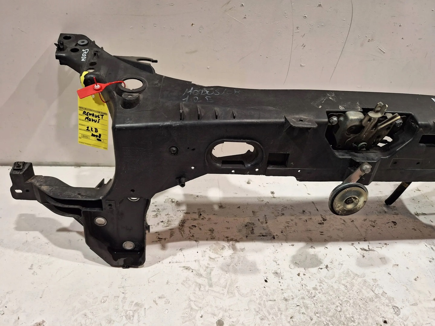 GURTEN OBEN ZAMKOWY 8200224763 RENAULT MODUS 04