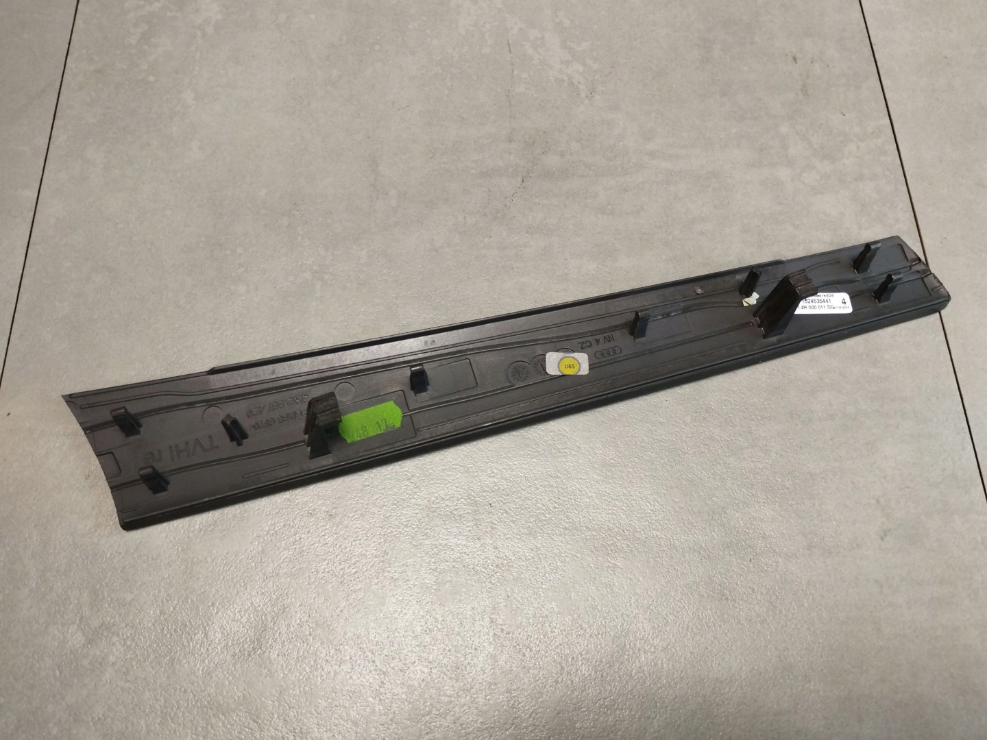 Audi A8 D4 4H moulding door right rear part 4H0867420
