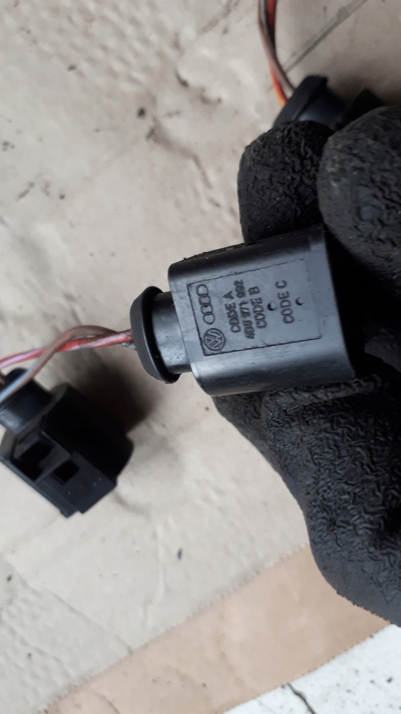 A7 4G CONNECTOR CONTACT KOSTKA KLAKSON 4D0971992 A6 C7 A4 B8
