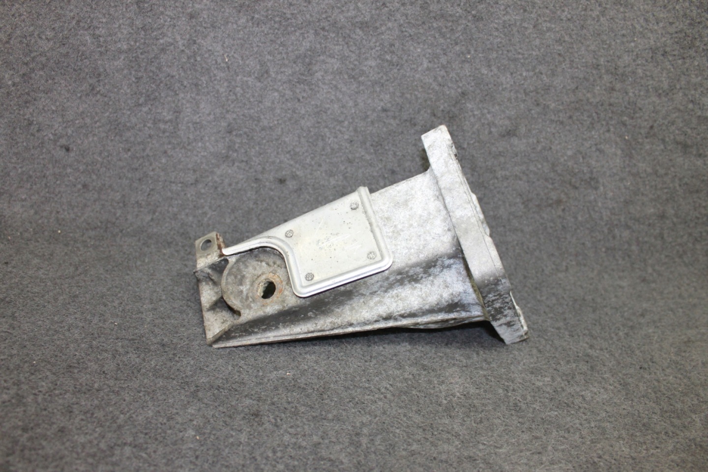 BMW E60 E63 M5 M6 S85B50A V10 5.0i engine mount right - 2282634