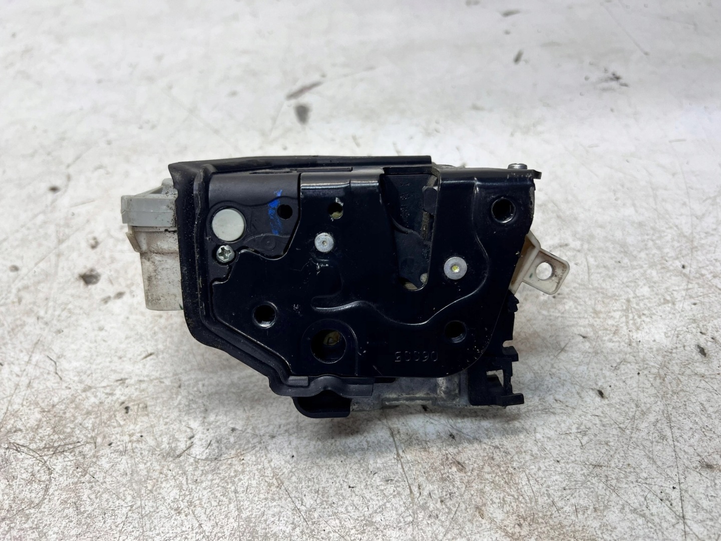 lock door left front AUDI A1 A3 A4 Q5 8X1837015C 7-PIN