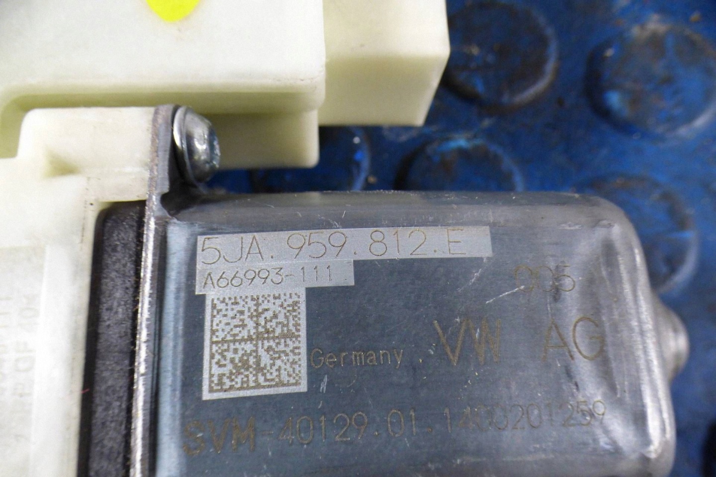 Skoda Rapid mini motor windows 5JA959812F right front 6 PIN