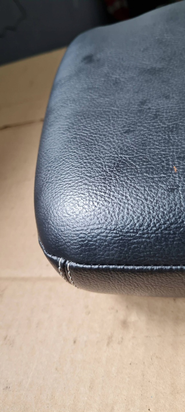 Chrysler Pacifica 2022 rest seat leather right front