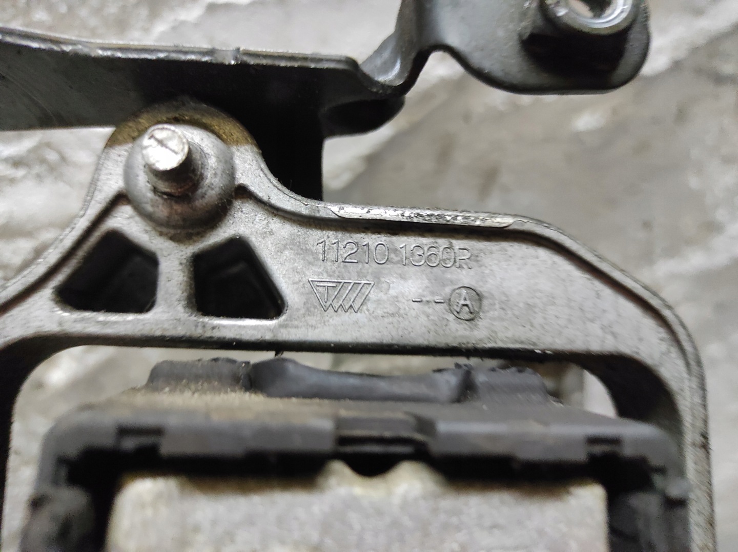 holder engine mount RENAULT TRAFIC III 1.6DCI 112101360R