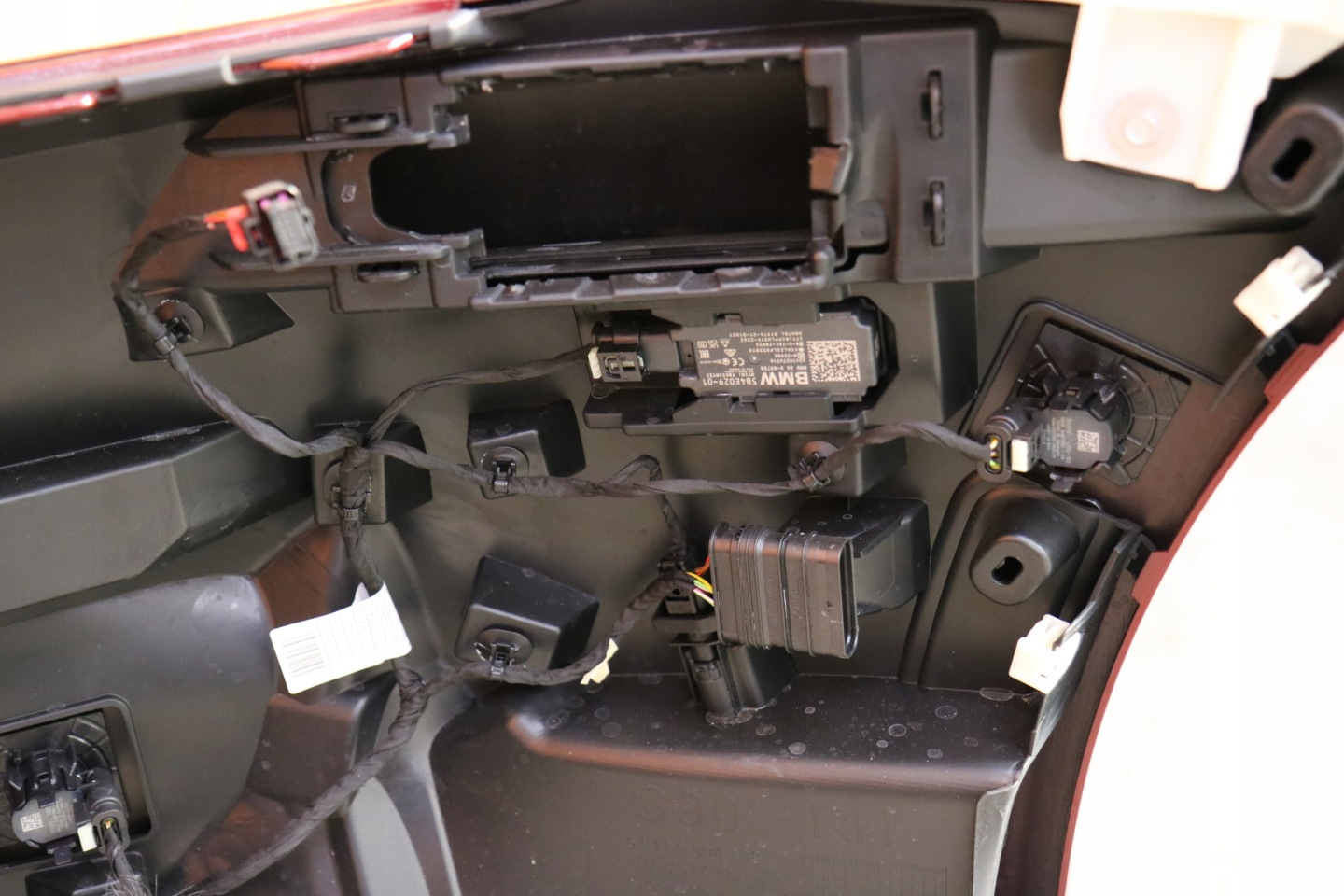BMW M5 G90 G99 complete bumper front front C68 DRAGON FIRE RED USA